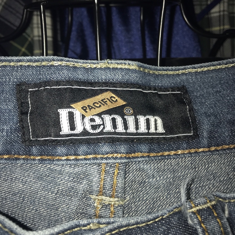 Jeans - Picture 2 of 4